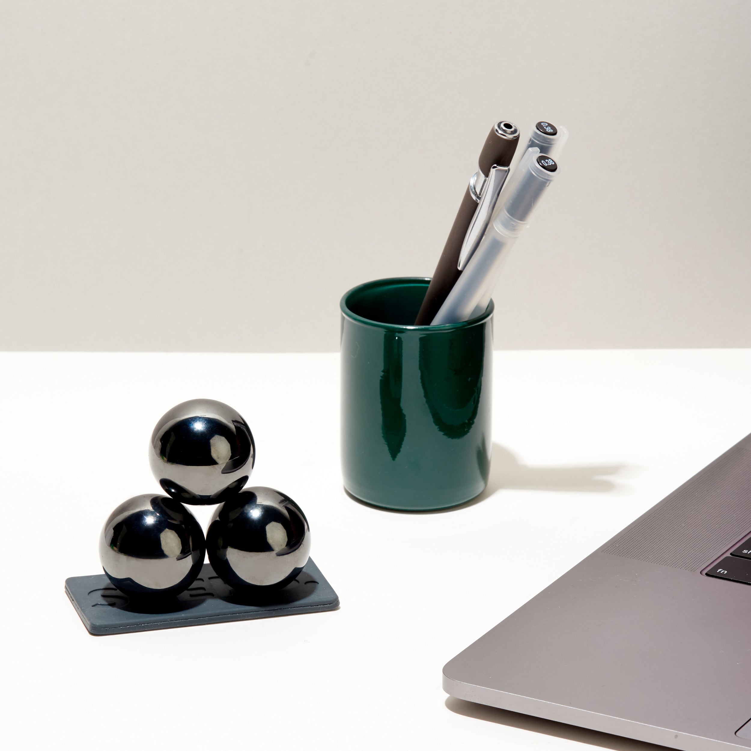 SPEKS. Supers 33mm Magnet Balls